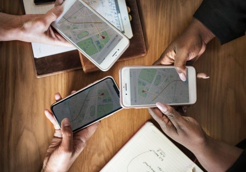 Real-Time GPS Tracking ()